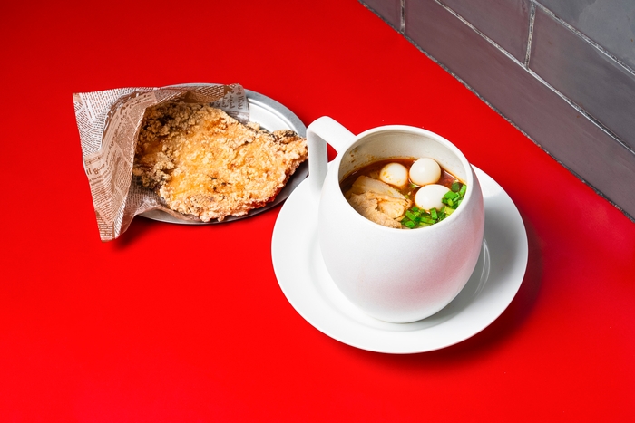 マーラースパイシーライスヌードル ダージーパイのせ