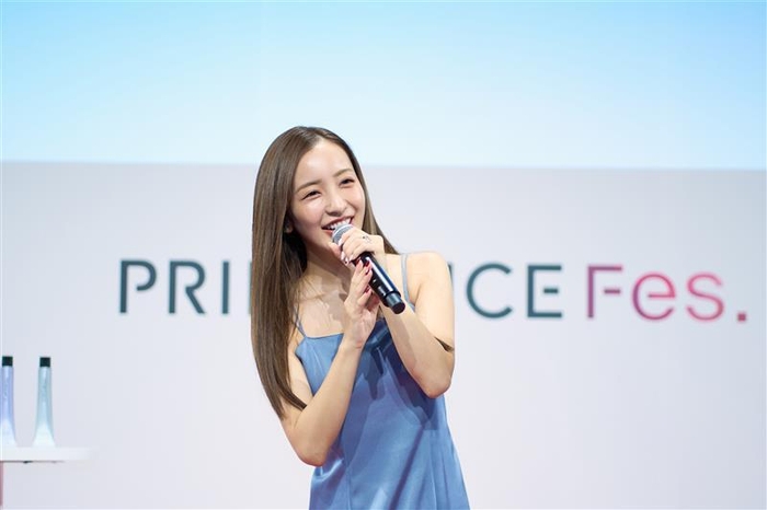 ヘアカラーブランド「プリミエンス」のリニューアルを記念してイベントを開催 トークショーに歌手・起業家の板野友美氏が登場!