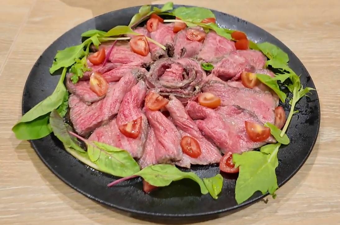 代表特製のローストビーフ