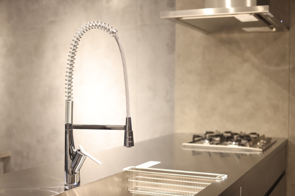 スタイリッシュな水栓