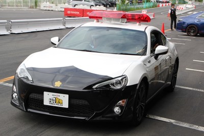 トミカ86パトカー
