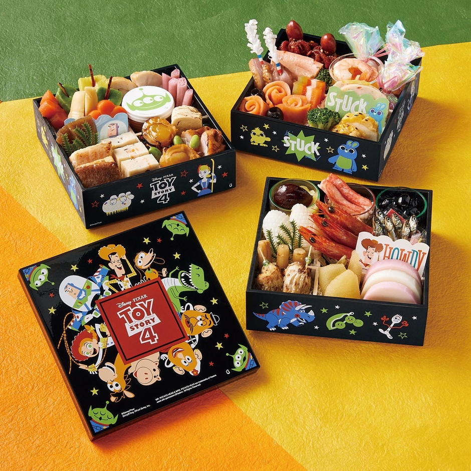 三段重<トイ・ストーリ４>　©Disney/Pixar Mr. Potato Head & Mrs. Potato Head are trademarks of Hasbro used with permission. ©Hasbro. All Rights Reserved. ©POOF-Slinky,LLC