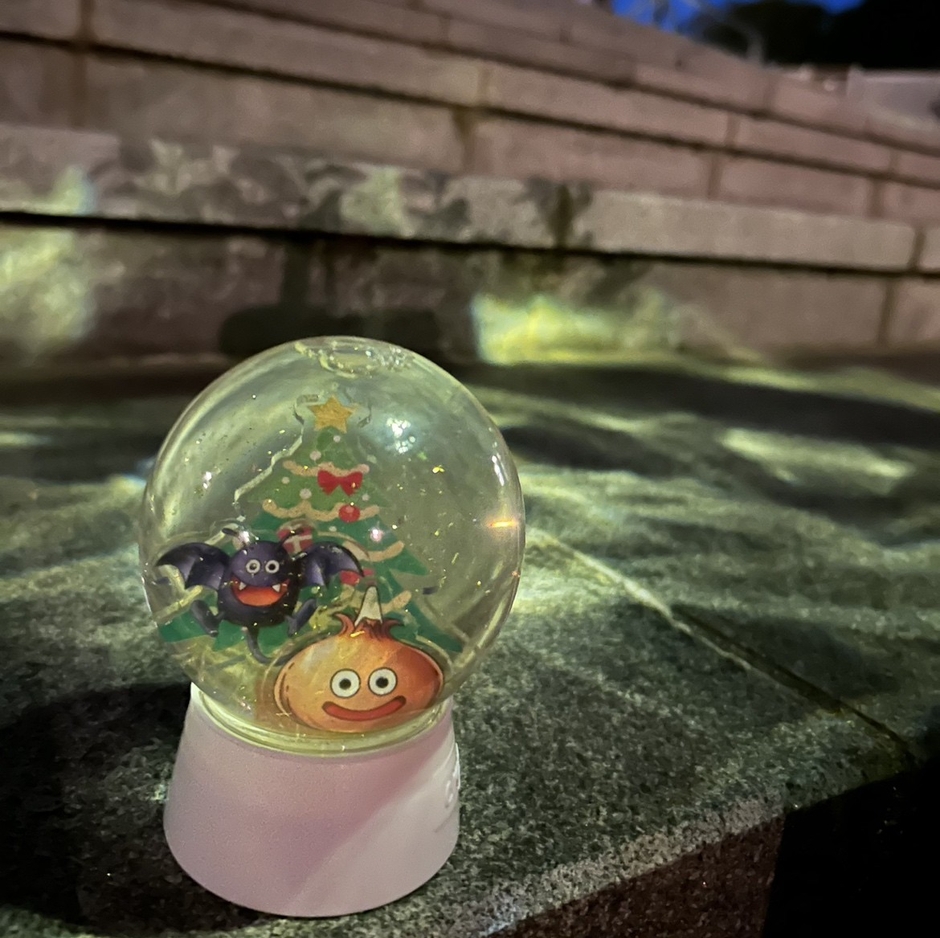 ▲「ドラゴンクエスト アイランド」オリジナルスノードームが登場! ※写真サンプルイメージとなります