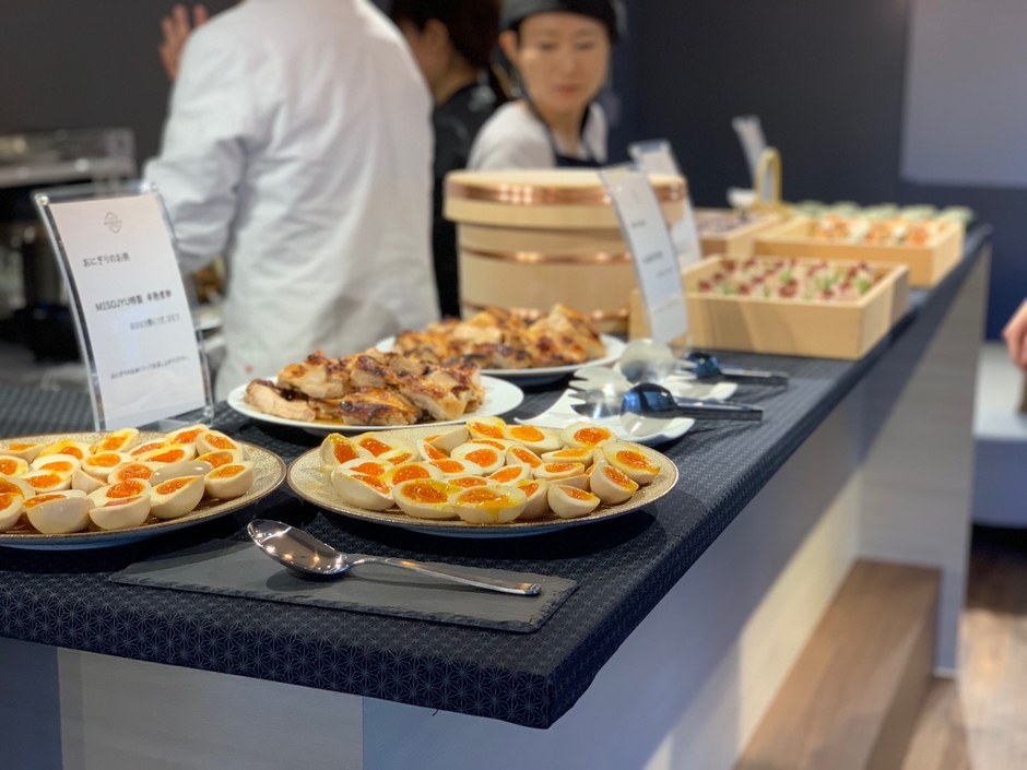 お店で大人気の煮卵もございます