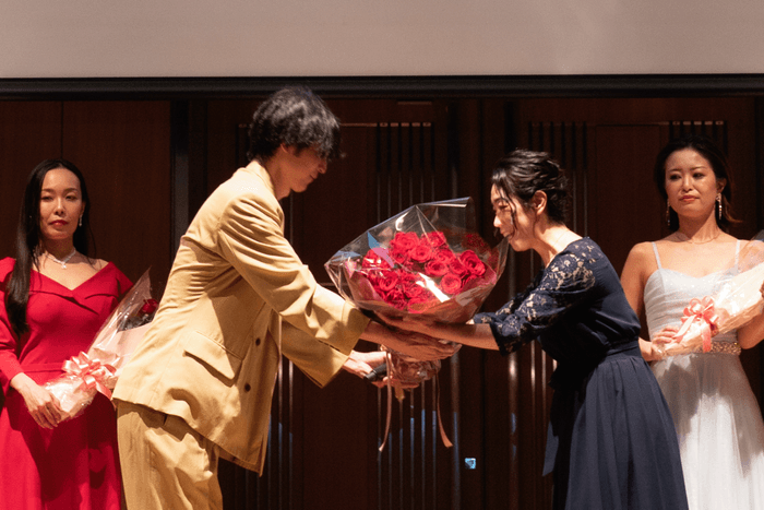 薔薇の花束で投票