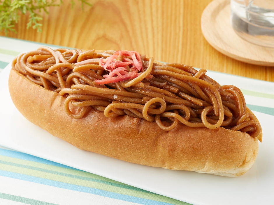 焼きそばパン (惣菜パン)焼きそば15%増量!(当社従来品比) イメージ画像