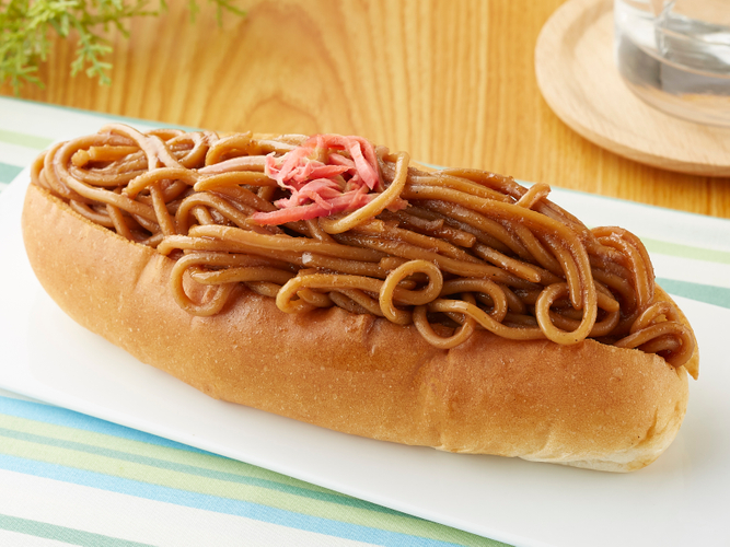 焼きそばパン　（惣菜パン）焼きそば１５％増量！（当社従来品比）　イメージ画像