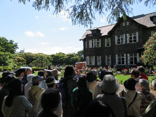 過去の庭園ガイドの様子