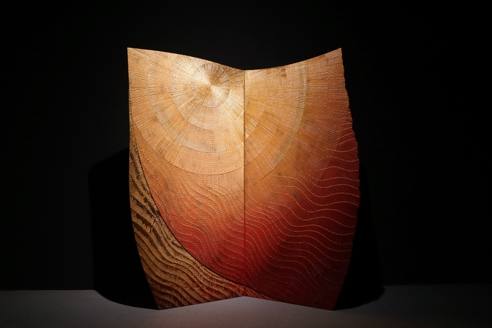 「常光礼讚」W162×D3.5×H157cm