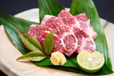 霜降り馬刺し