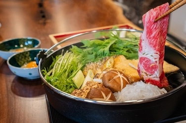 「淡路椚座牛」or「三年とらふぐ」をお部屋食で
露天風呂×一棟貸し「岩屋温泉 絵島別庭 海と森」
5周年の1日1組限定プラン