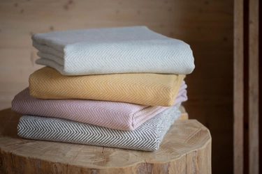 【母の日】感謝の気持ちを“ふんわり”包んで贈る。ダーヴィット・フッセンエガーが母の日ギフト応援キャンペーンを開催