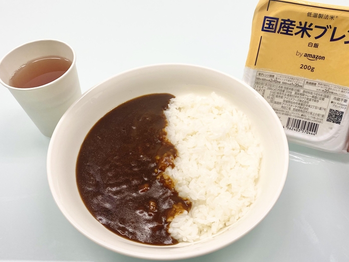 電子レンジ調理可能な国産パックご飯とレトルトカレー