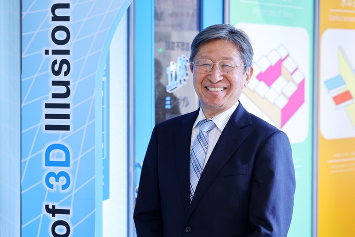 立体錯視アーティスト、杉原厚吉氏監修