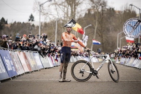 キャニオン、最新「インフライト」シリーズが10月28日午前6時59分までセール中