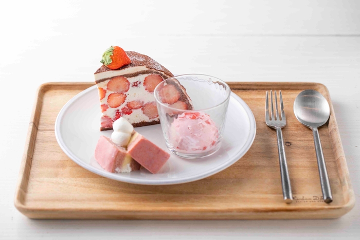 ティラミスファクトリーショートプレート 1,300円(税込)