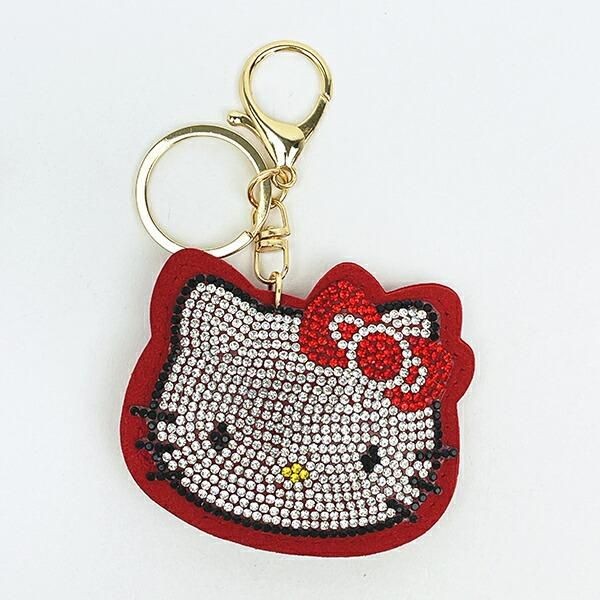 ハローキティの高級感溢れるビーズキーホルダー。揺れるたびキラキラ輝きます。