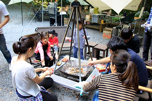 富士山の麓で家族で楽しくキャンプ