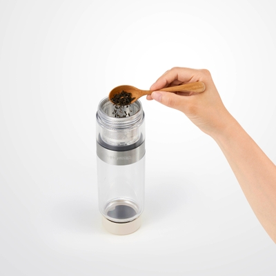STEP1) 茶葉を入れる