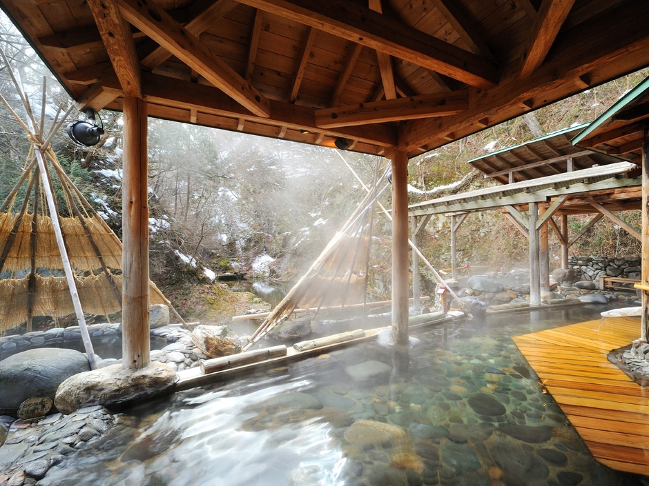仙台・作並温泉ゆづくしSalon一の坊 冬の広瀬川源流露天風呂