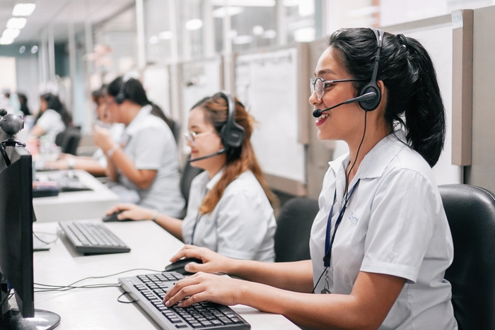 オンラインレッスンで英語を教えるQQEnglishのフィリピン人教師