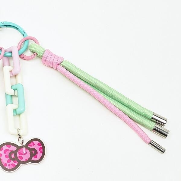 ハローキティのストラップチャーム