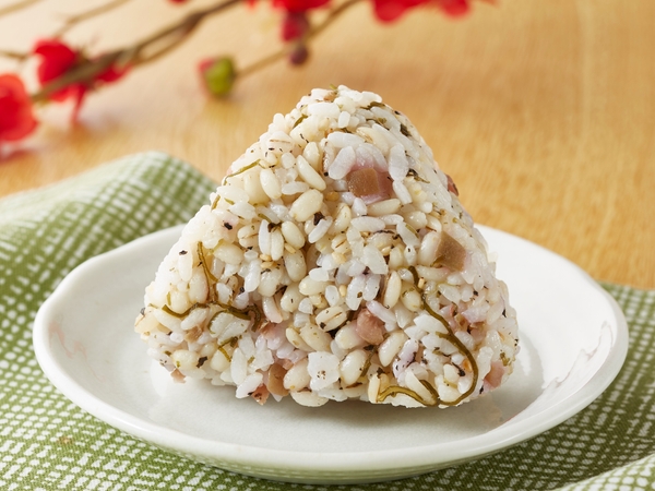 おにぎり　梅こんぶ画像（画像はイメージです。）