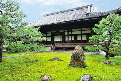 両足院 本堂前庭