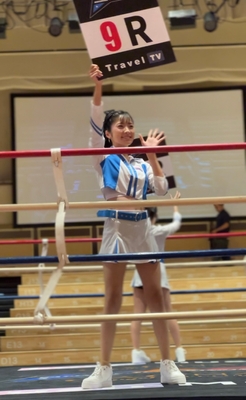 リハーサル中でも全力笑顔