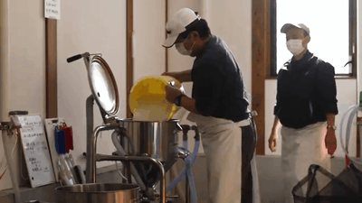 オンラインで酒蔵見学の動画の一場面