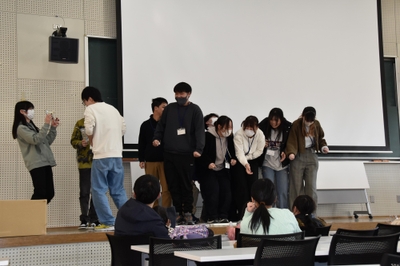 最後は講師をつとめた学生たちも