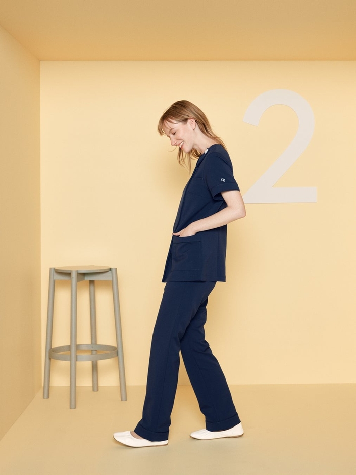 ディープネイビー