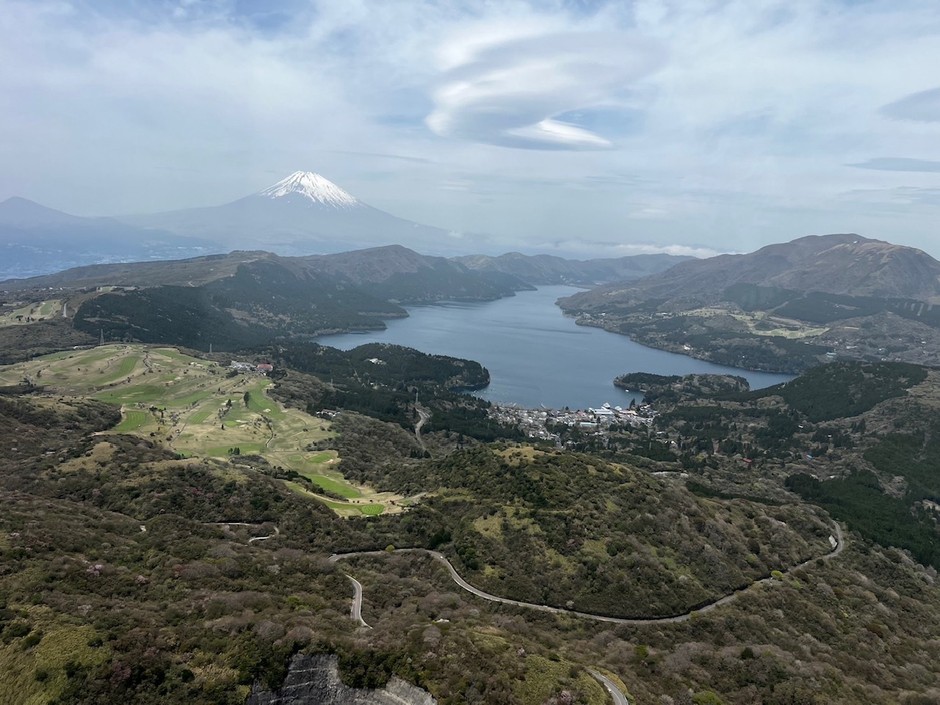 箱根芦ノ湖から富士山を望む