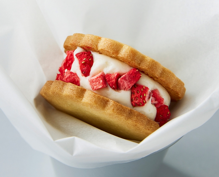 「バターサンド ミルキーいちご」380円(税込418円)