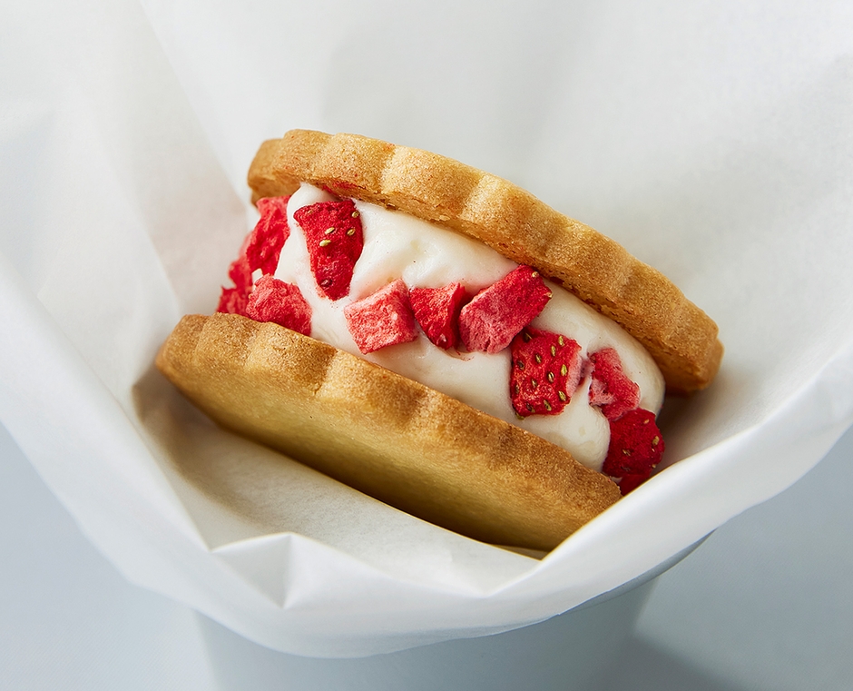 「バターサンド ミルキーいちご」380円(税込418円)