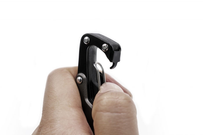 カラビナが付いています