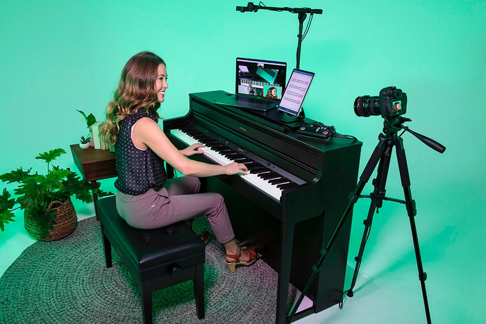 2台のカメラを使用したオンライン・レッスンのイメージ