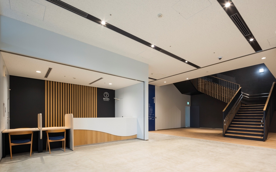 パレットⅡ内「総合案内／図書の貸し出し窓口」