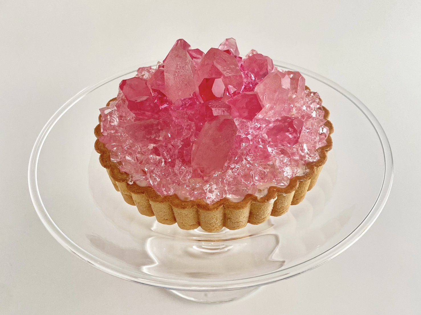 食べられる宝石「ローズクォーツのタルト」母の日向け200台限定販売。3月21日より予約開始