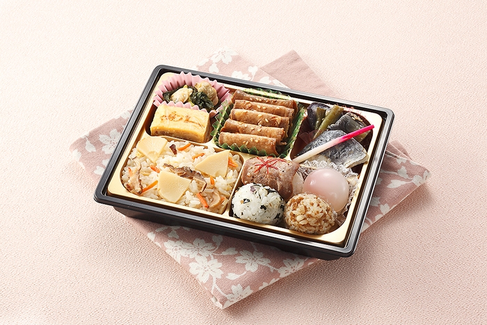 『利久』牛たん春の彩弁当（小田急限定）