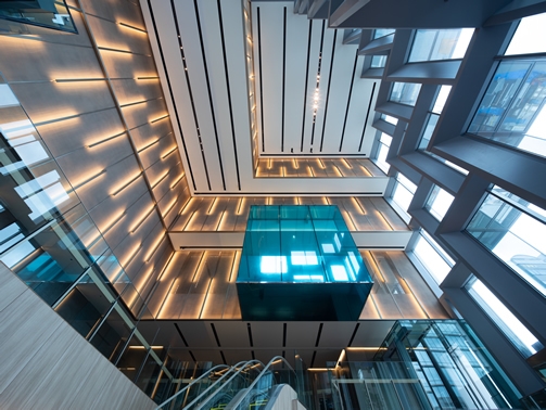 天神ビジネスセンター内観