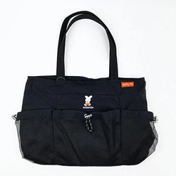 内生地が可愛すぎる！ミッフィー×OUTDOORコラボのシンプルトートバッグ。