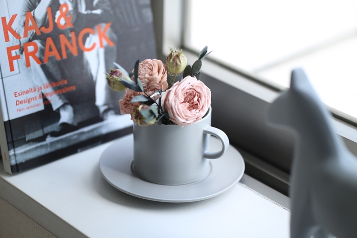 ミニブーケinクールグレーカップ＋ソーサー