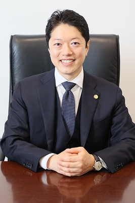 代表弁護士　井上　昌哉