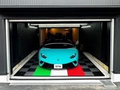 「TECTile テックタイル」が、実店舗とネット通販で取り扱いを拡大！ガレージフロアタイルを「見て触って、デザイン」できる機会を提供