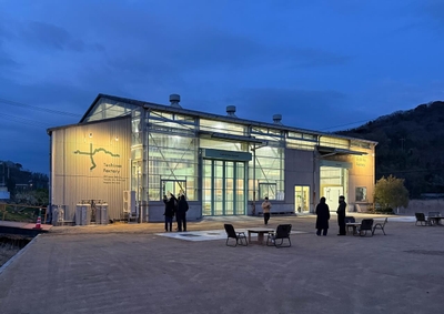 Teshima Factory(香川県・豊島、2025年)　写真提供：スキーマ建築計画