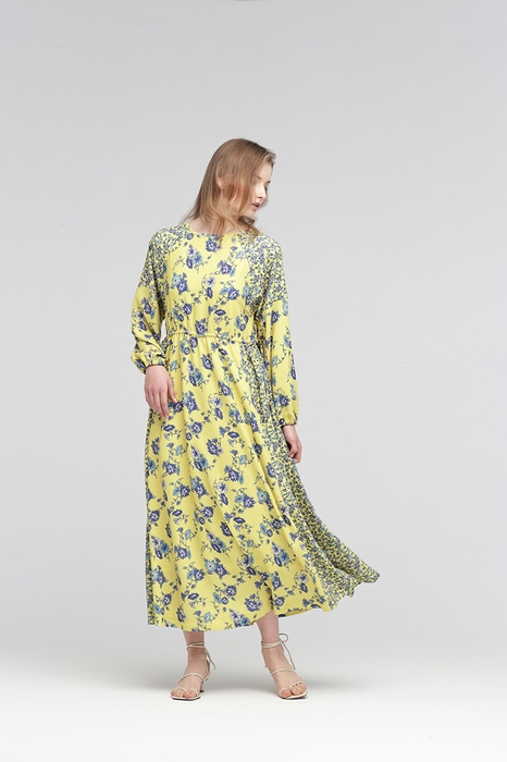 【merituuli】フラワープリント切替 2WAYワンピース¥16,500(税込)