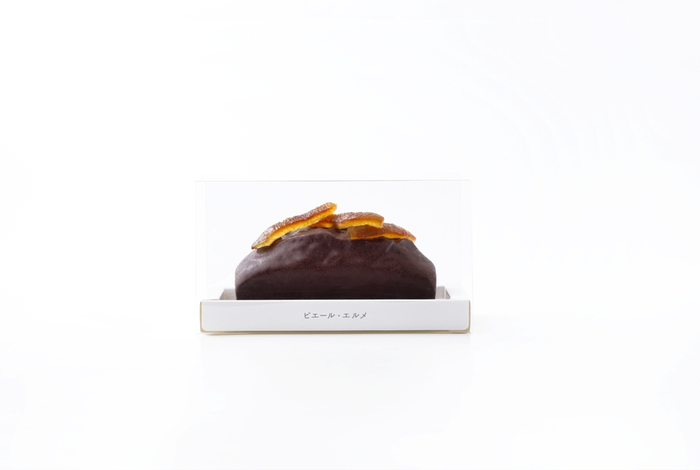 柚子ピールを贅沢にあしらった「チョコレート＆柚子のパウンドケーキ」（1,944円）