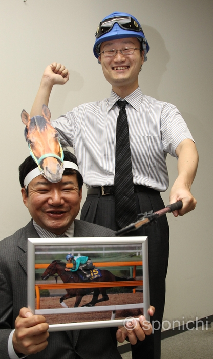 2013年本紙日本ダービー企画時の渡辺王将と小田記者