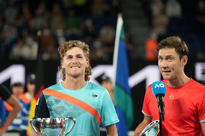 写真左:男子ダブルス優勝 マックス・パーセル選手